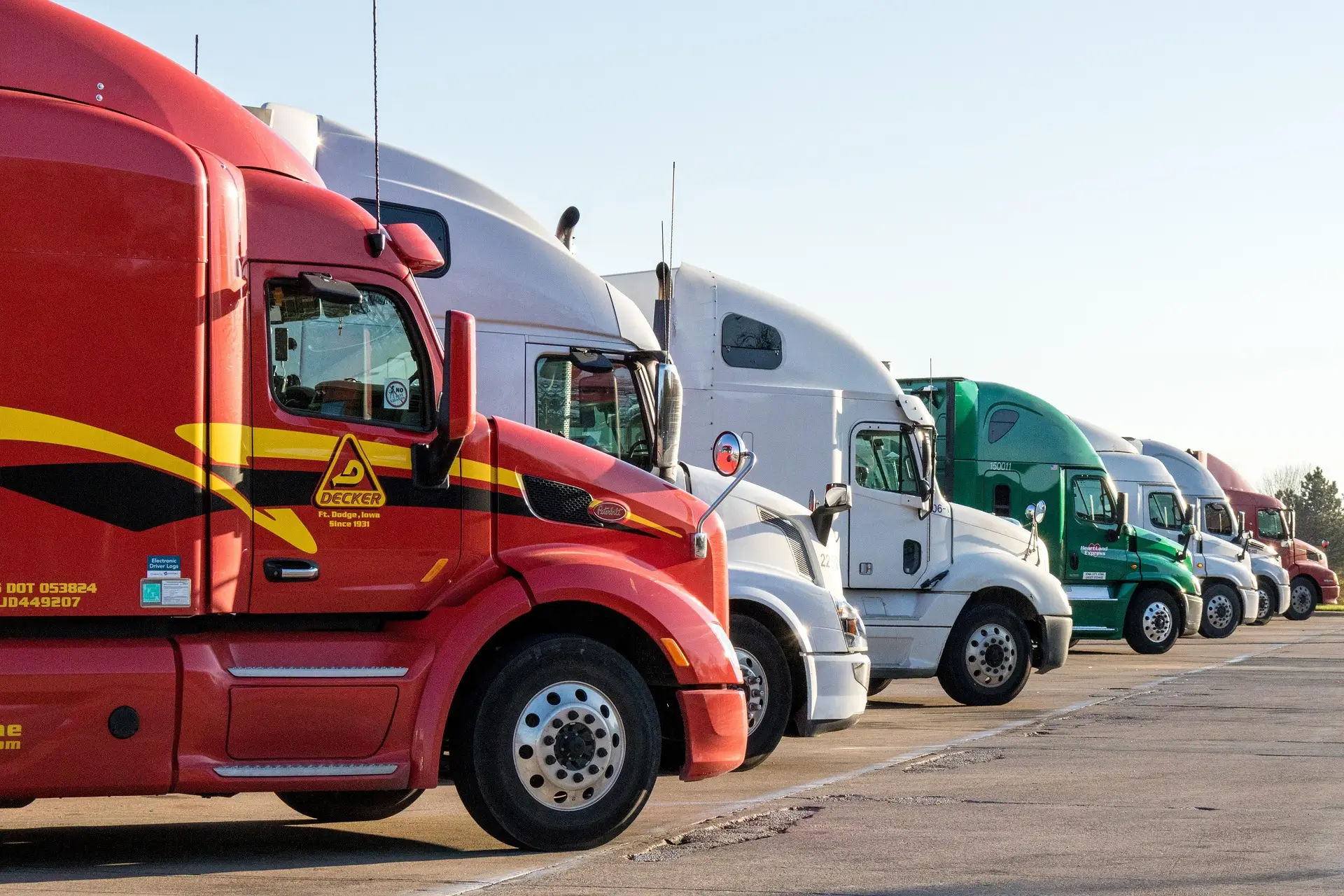 Truck <em>Engine Parts</em> Supplier