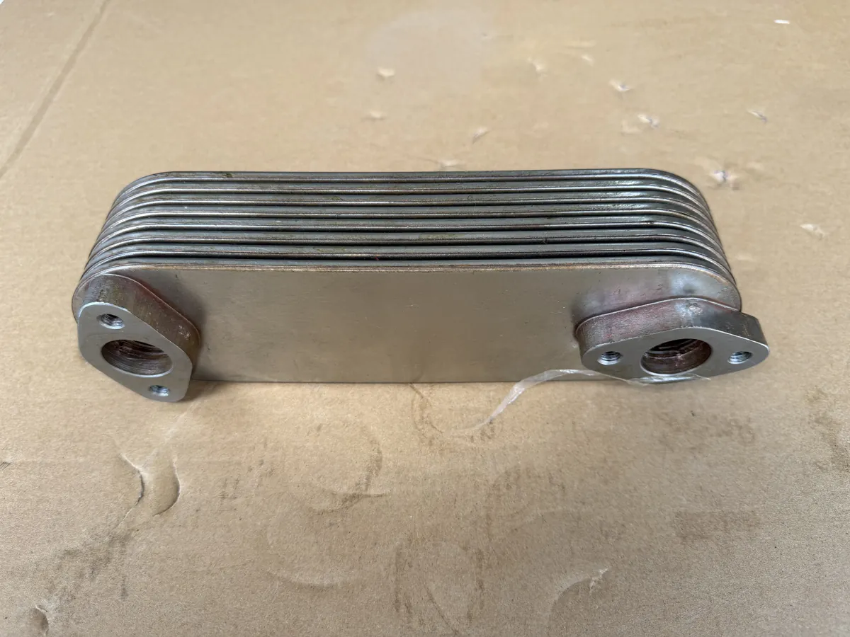 Doosan DV11/DV15 engine oil cooler core/Daewoo bus truck excavator parts 65.05601-7081