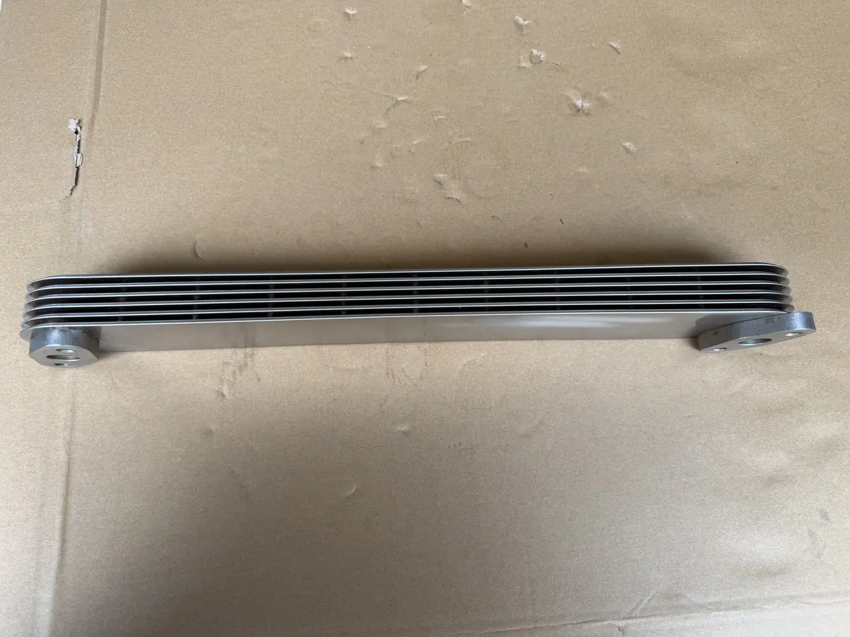 Doosan DE12 engine oil cooler element/Daewoo bus truck excavator parts 65.05606-5027