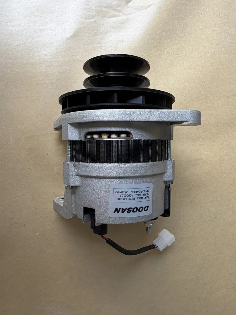 Doosan 300901-00009 Alternator