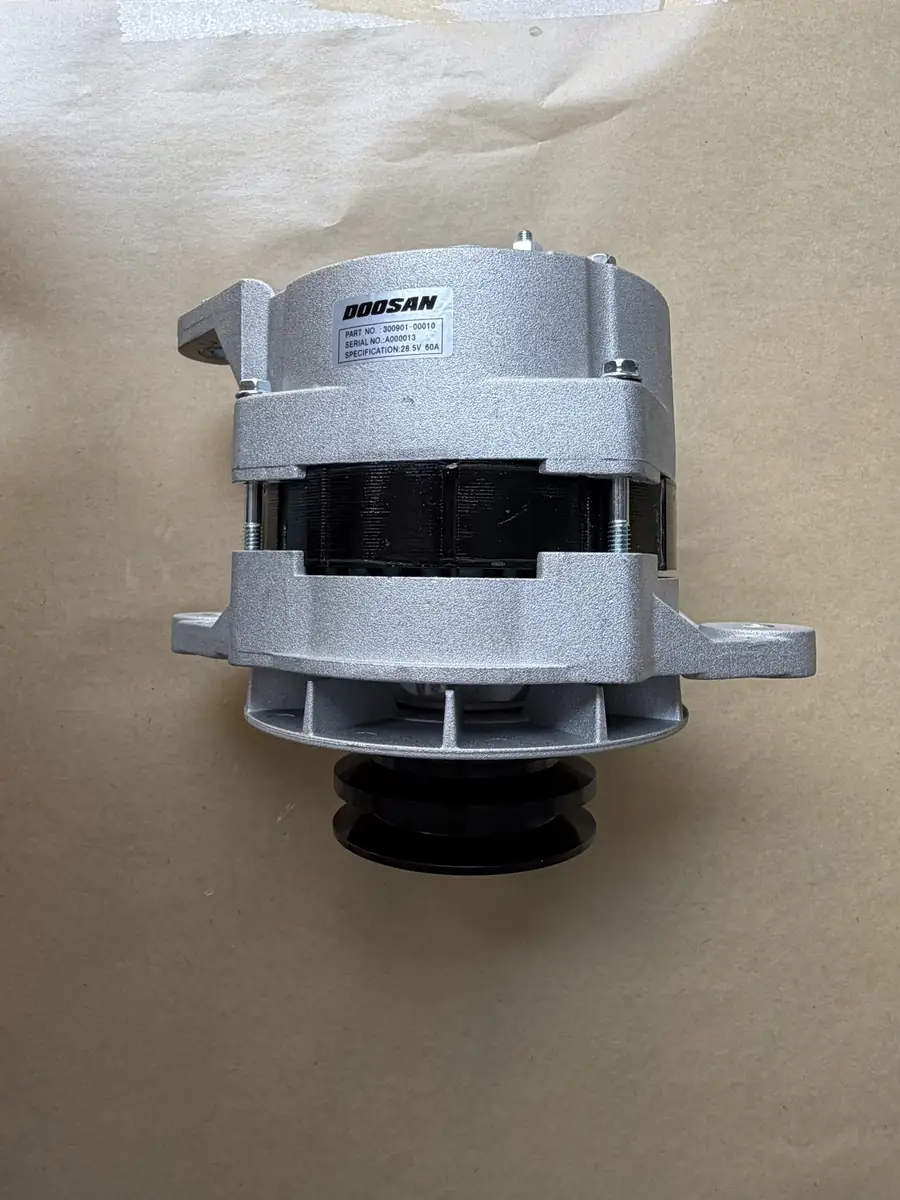 Doosan 300901-00010 Alternator