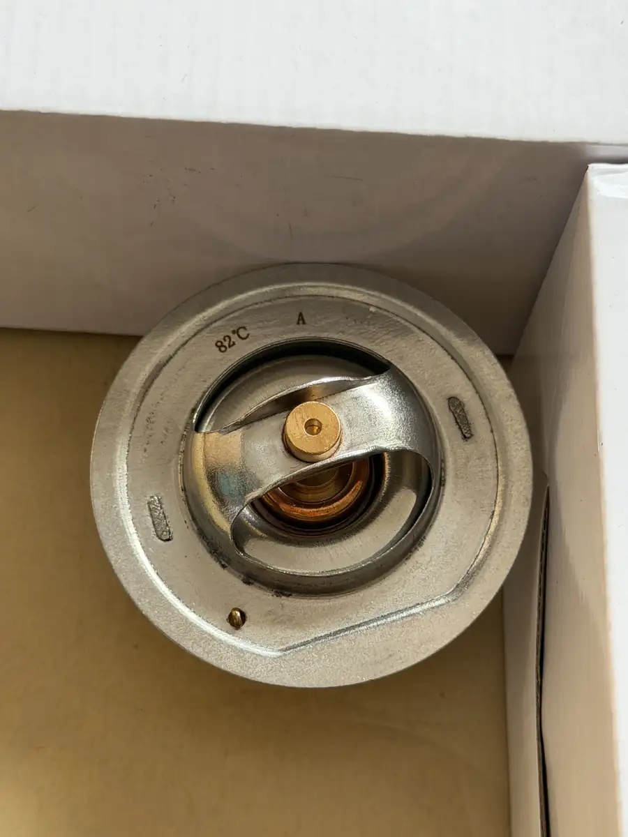 Doosan 65.06402-5004/300738-00083 Thermostat for DL06 Engine