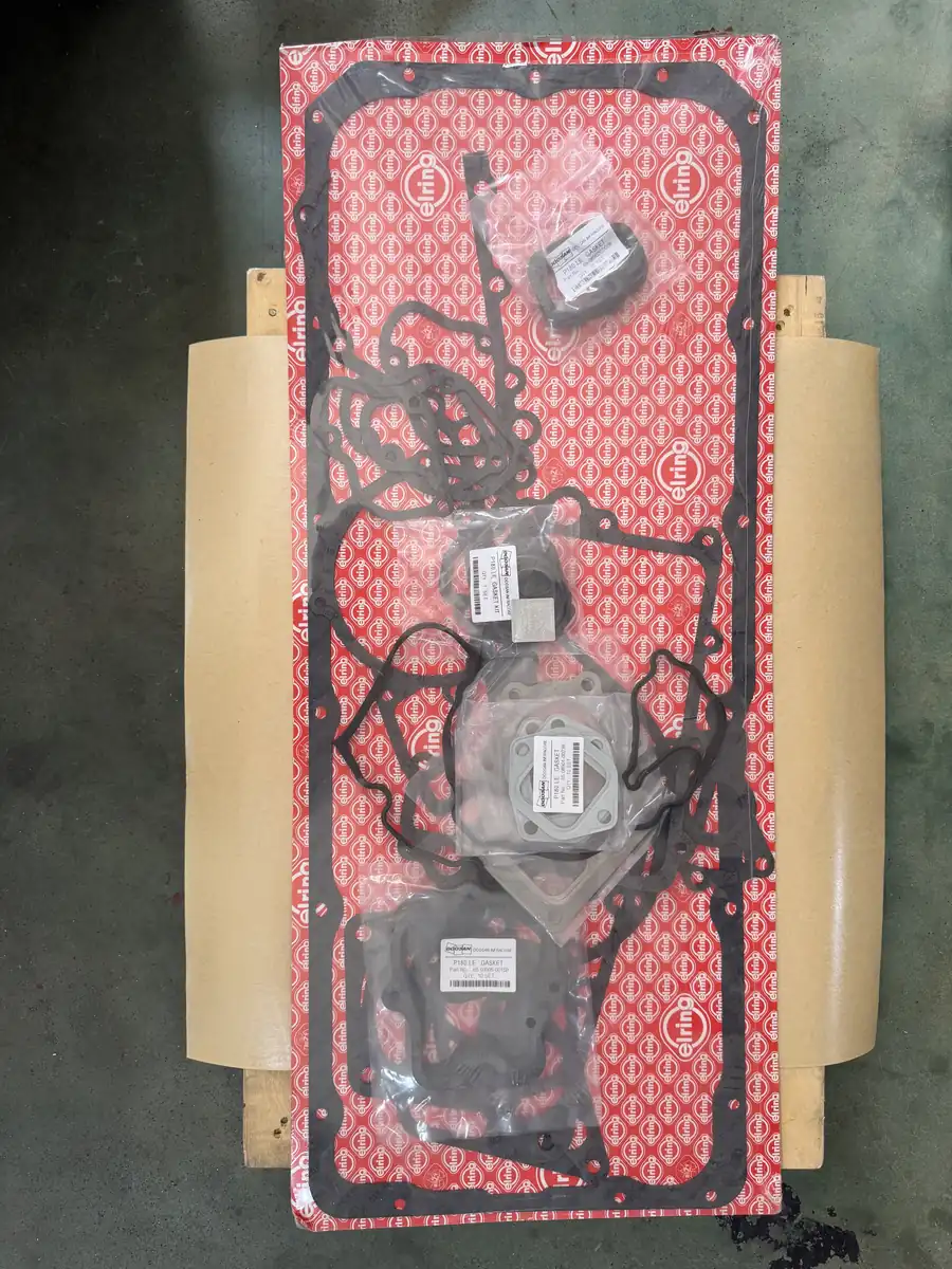 Doosan 65.99601-8058 Engine Overhaul Gasket Kit for P180
