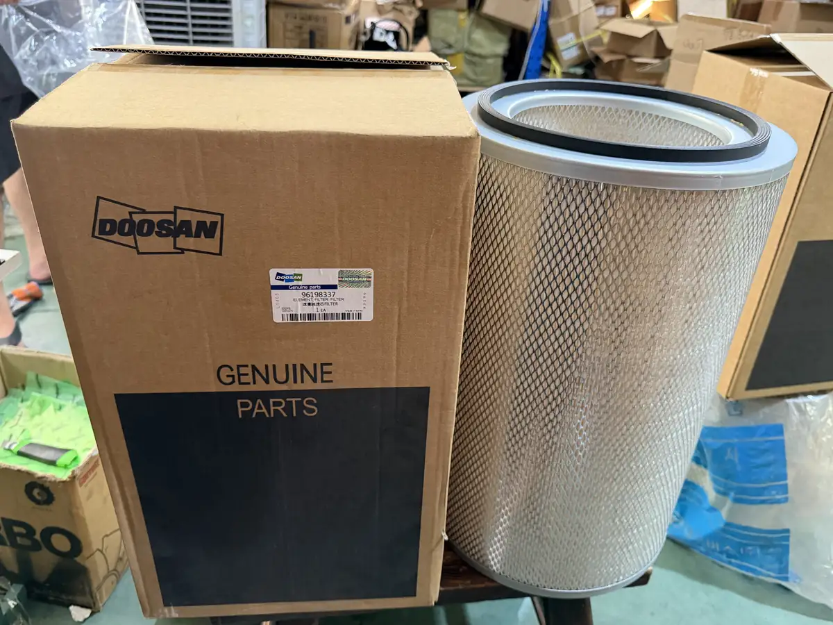Doosan 96198337 Air Filter for DE12 Engine/6120K Bus