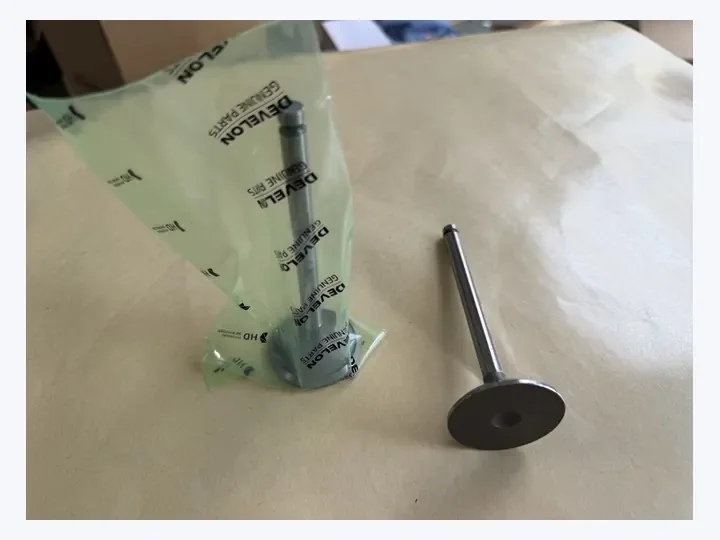 Doosan DB58 engine intake Valve/Daewoo bus truck excavator marine generator set parts 65.04101-0047
