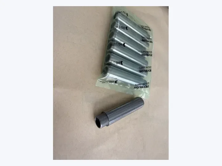 Doosan DE12/P126/L126TIM engine valve guide/Daewoo bus truck excavator marine generator set parts 65.03201-1008