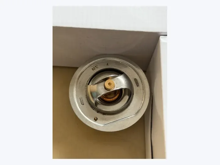 Doosan DL06 engine thermostat 82&deg;C/Daewoo bus truck excavator parts 65.06402-5004/300738-00083