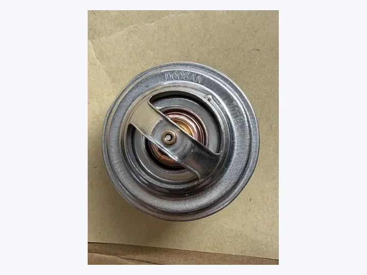Doosan DL08 engine thermostat 71&deg;C/Daewoo bus truck excavator parts 51.06402-0062/65.06402-0006