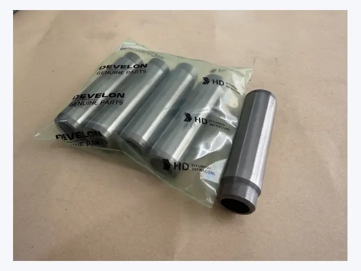 Doosan DV15/P222/P180/P158 engine valve guide/Daewoo bus truck excavator marine generator set parts 65.03201-1040